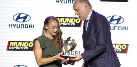 The Argentine soccer player received the Hyundai Sports Values ​​Trophy